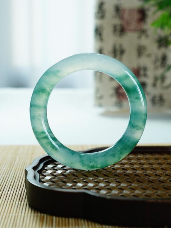 Emerald bracelet