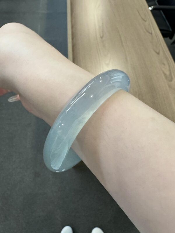 Moling type bracelet