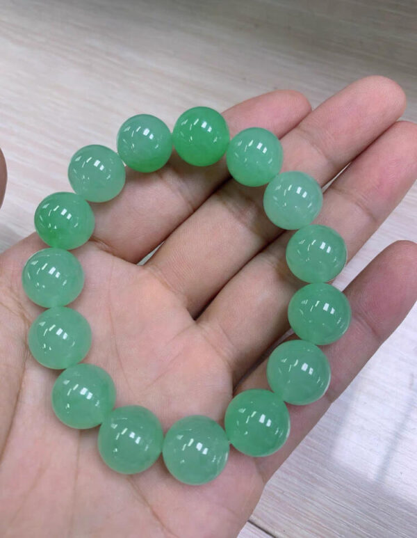 Old oil green jadeite